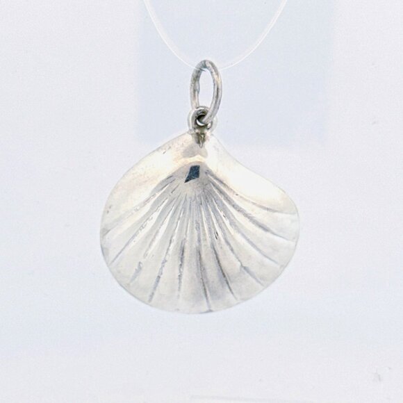 Vintage Sterling Silver 925 Hanging Ribbed Shell Pendant, Marked NF 925, 5.2g - Picture 1 of 9